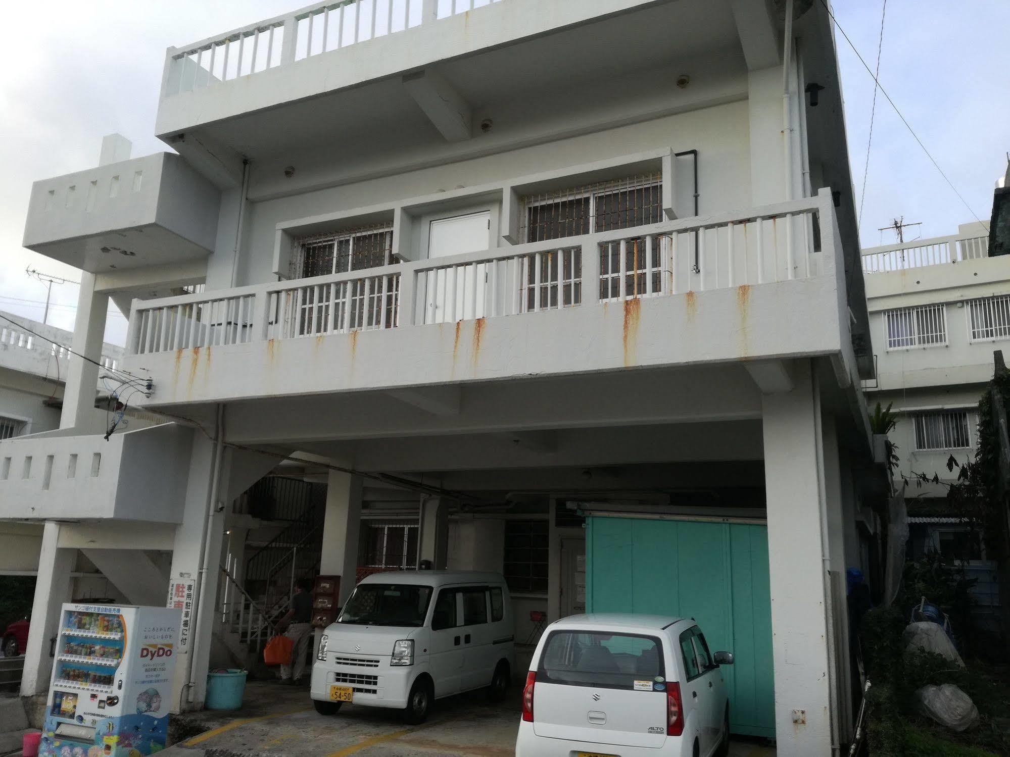 Koza Share House Hotel Okinawa ภายนอก รูปภาพ